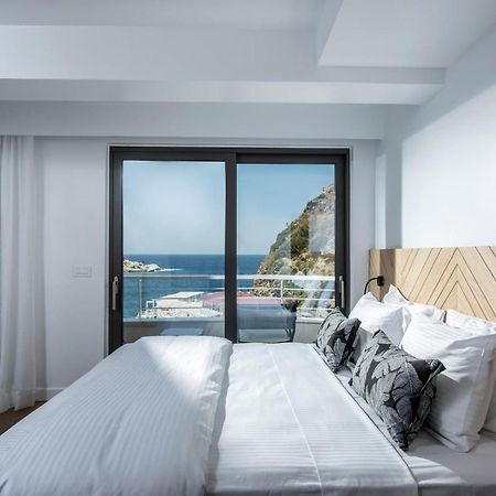 Made By The Sea Villa 4 利加里亚 外观 照片