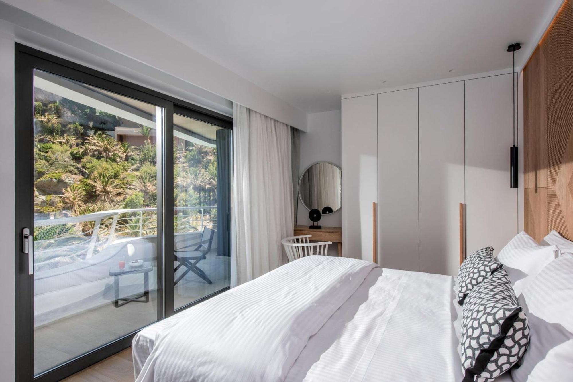 Made By The Sea Villa 4 利加里亚 外观 照片