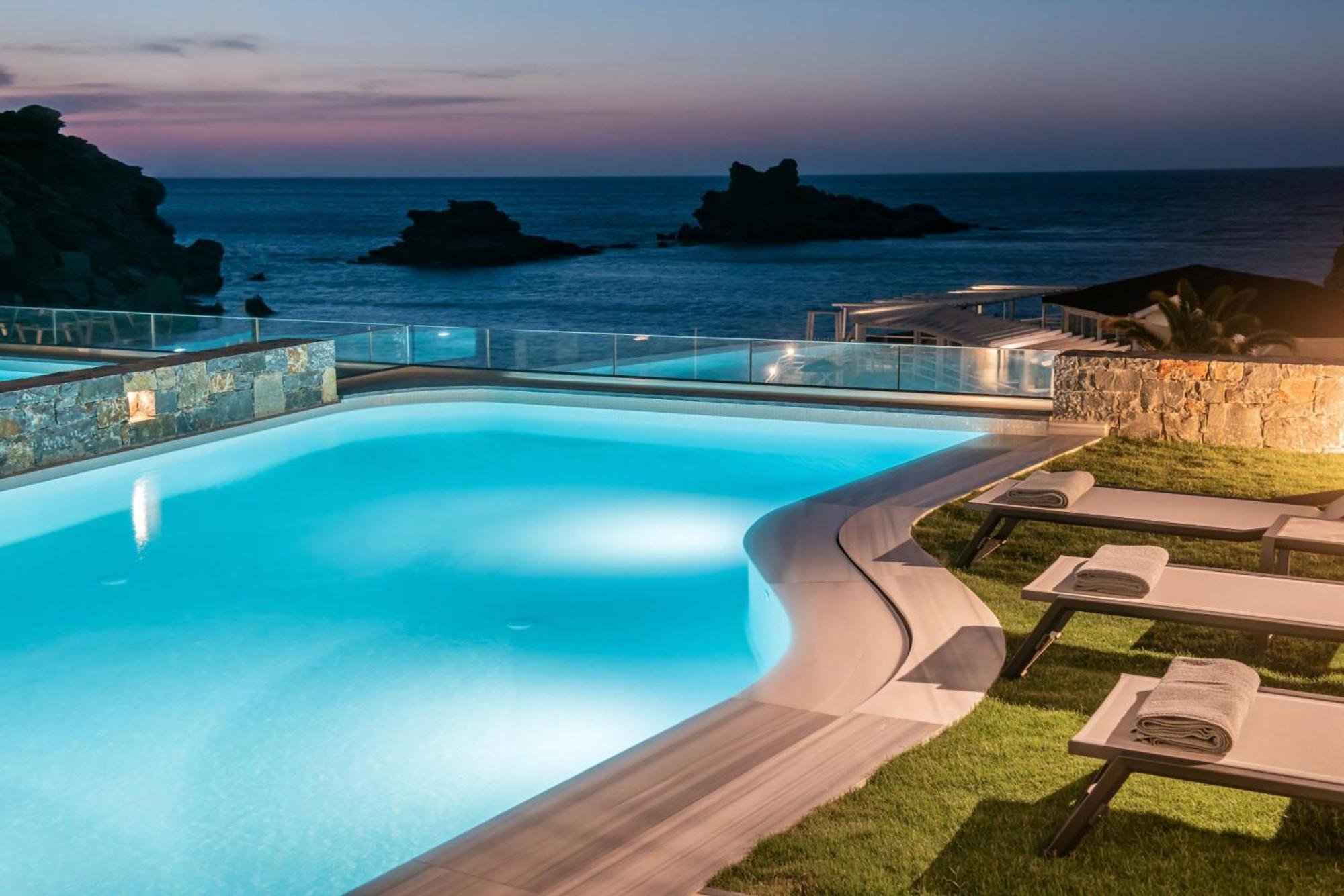 Made By The Sea Villa 4 利加里亚 外观 照片